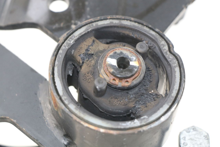 photo de SUPPORT MOTEUR PEUGEOT SATELIS 300 (2012 - 2015) - Détail de la pièce