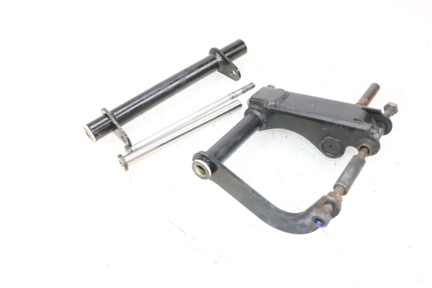 photo de SUPPORT MOTEUR PIAGGIO VESPA GTS SUPER IE 125 (2009 - 2016) - Vue principale