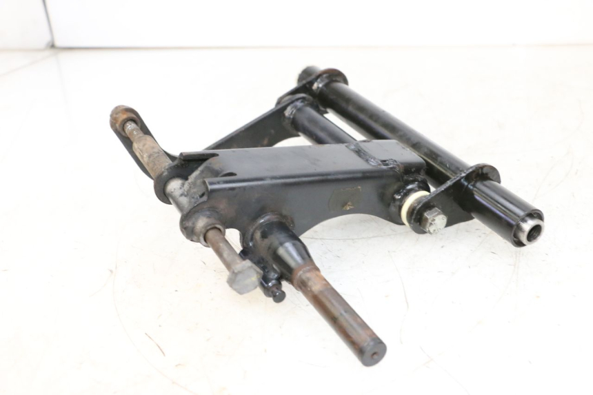 photo de SUPPORT MOTEUR PIAGGIO VESPA GTS SUPER IE 125 (2009 - 2016) - Zoom état d’usage