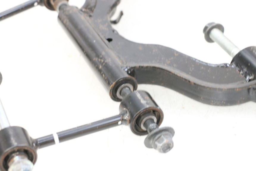 photo de SUPPORT MOTEUR YAMAHA X-MAX XMAX 125 (2010 - 2013) - Zoom état d’usage