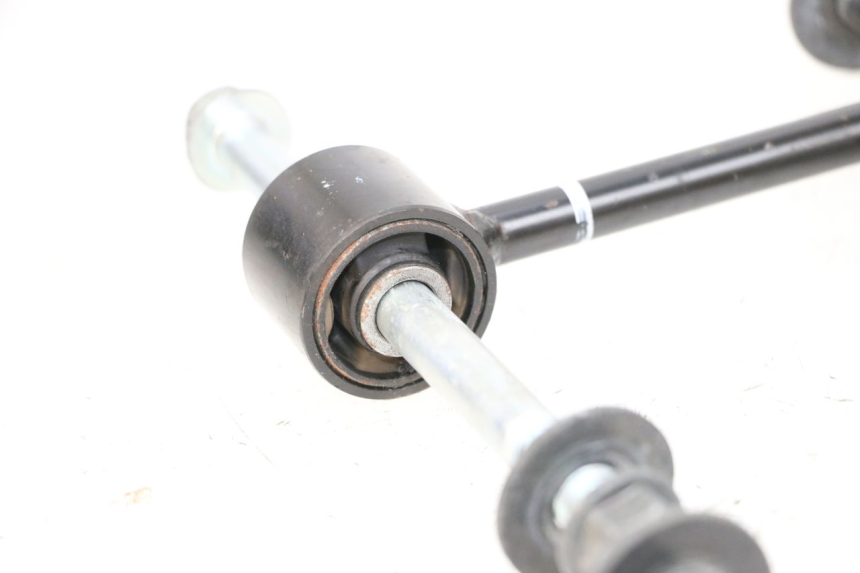 photo de SUPPORT MOTEUR YAMAHA X-MAX XMAX 125 (2010 - 2013) - Marquages et références