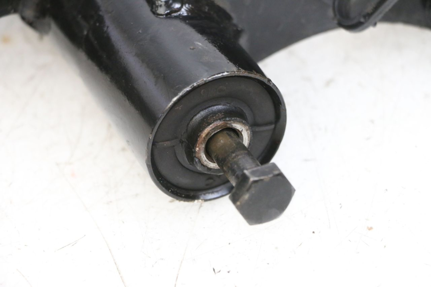 photo de SUPPORT MOTEUR PIAGGIO ZIP 2T 50 (2009 - 2019) - Autre angle de vue