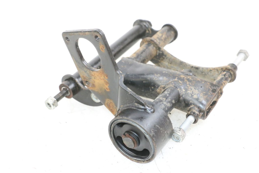 photo de SUPPORT MOTEUR PIAGGIO ZIP 4T 50 (2018 - 2020) - Gros plan technique