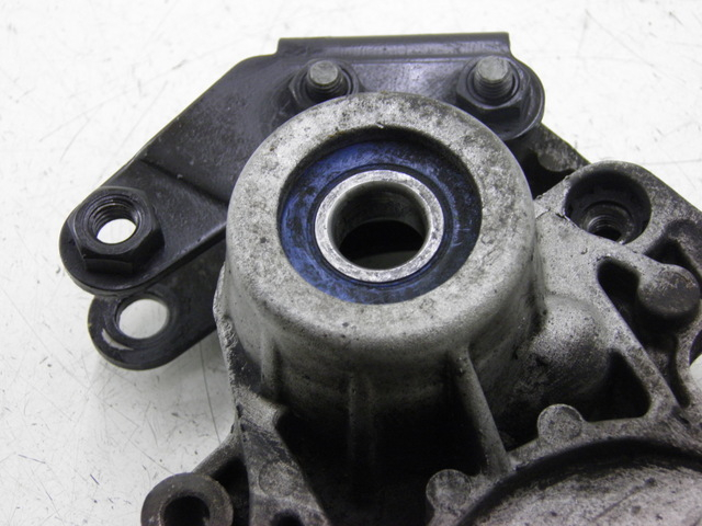 photo de SUPPORT POT  PIAGGIO XEVO - X EVO 125 (2010 - 2015) - Détail de la pièce