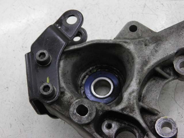 photo de SUPPORT POT  PIAGGIO XEVO - X EVO 125 (2010 - 2015) - Autre angle de vue