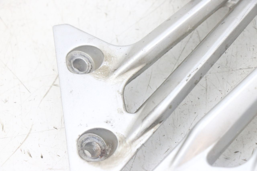 photo de SUPPORT POT  YAMAHA FJR ABS 1300 (2006 - 2012) - Gros plan technique