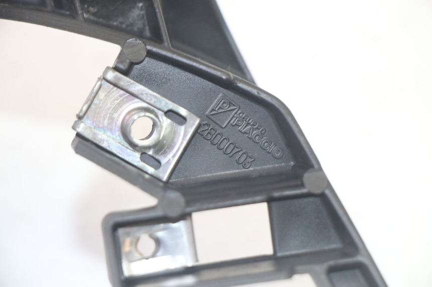 photo de SUPPORT RADIATEUR PIAGGIO MP3 HPE 350 (2018 - 2020) - Vue d’ensemble