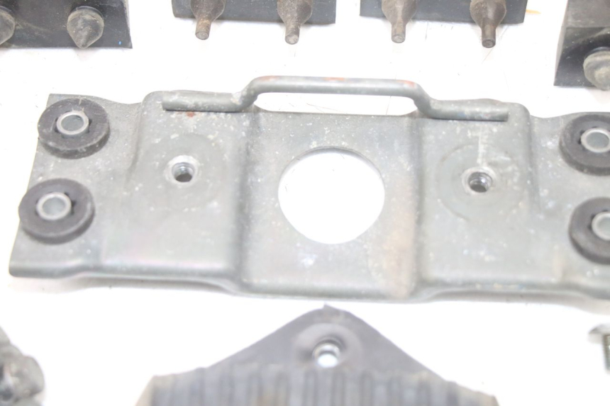 photo de SUPPORT RESERVOIR SUZUKI GSF S BANDIT 600 (2000 - 2004)