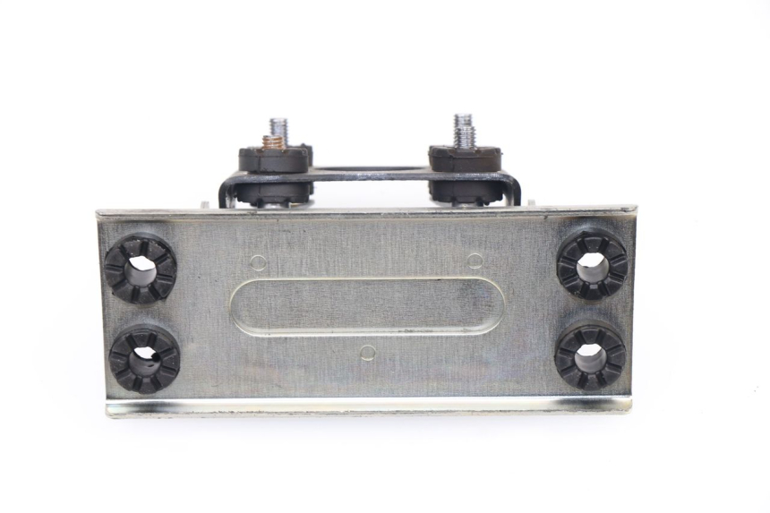 photo de SUPPORT RESERVOIR SUZUKI GSR 600 (2005 - 2012)