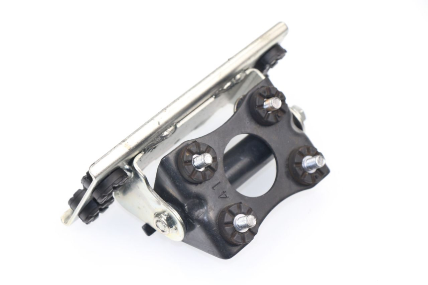 photo de SUPPORT RESERVOIR SUZUKI GSR 600 (2005 - 2012)