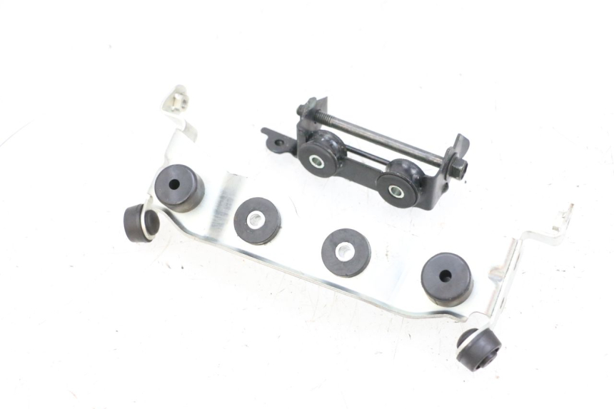 photo de SUPPORT RESERVOIR YAMAHA MT-07 MT07 ABS 700 (2018 - 2020) - Zoom état d’usage