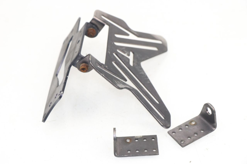 photo de SUPPORT DE PLAQUE SUZUKI GSR 750 (2011 - 2017)