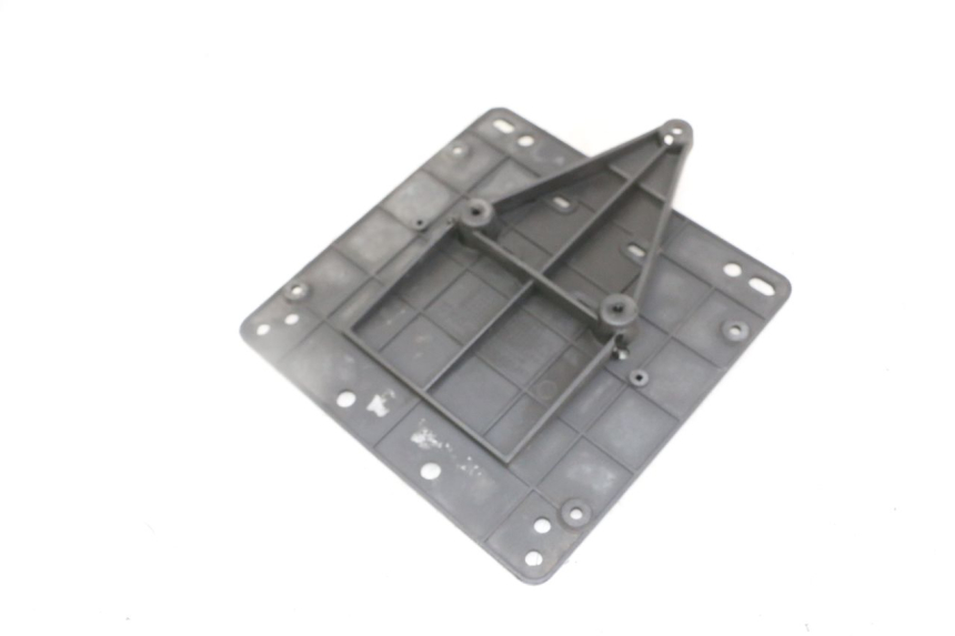 photo de SUPPORT DE PLAQUE PIAGGIO IE MP3 YOURBAN 300 (2011 - 2016)