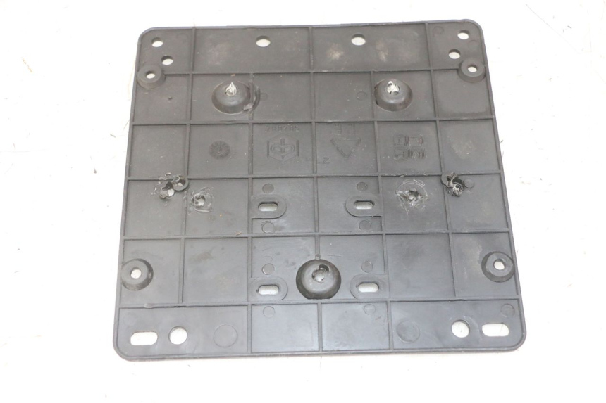 photo de SUPPORT DE PLAQUE GILERA NEXUS 125 (2009 - 2013)