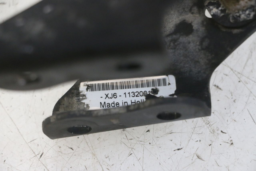photo de SUPPORT DE PLAQUE YAMAHA XJ6 ABS 600 (2008 - 2016)