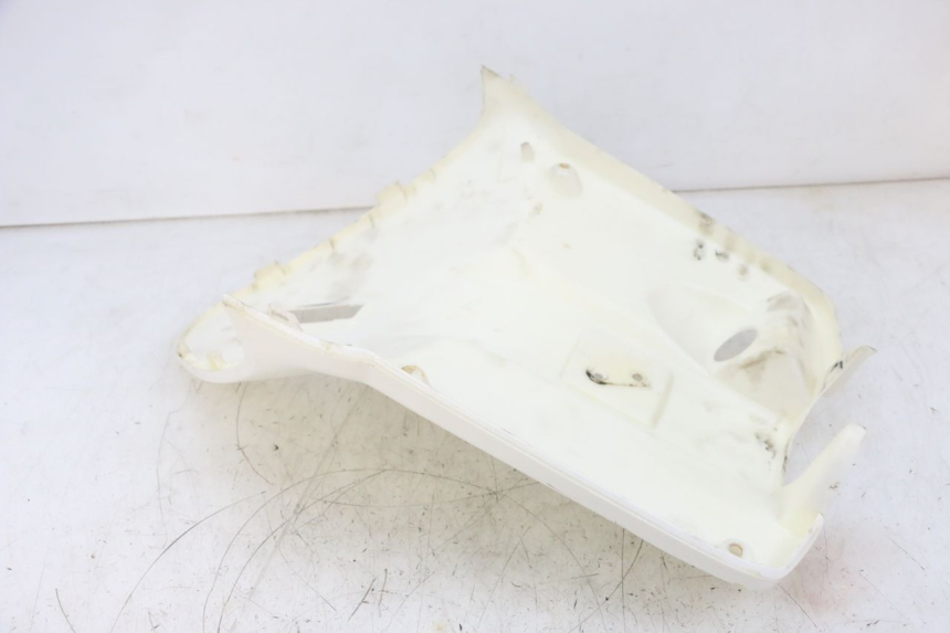 photo de TABLIER INTERIEUR MBK BOOSTER SPIRIT NAKED 50 (2004 - 2017) - Points de fixation