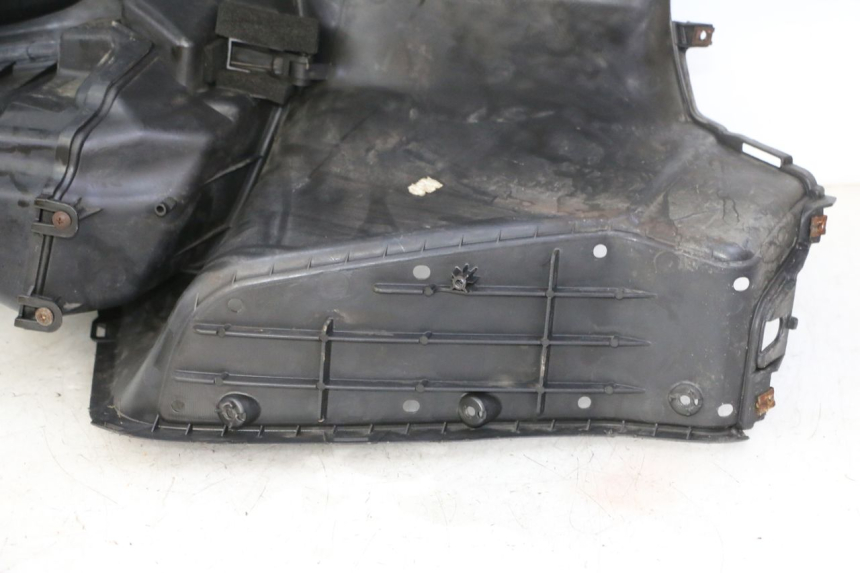 photo de TABLIER INTERIEUR SUZUKI BURGMAN 125 (2007 - 2014)