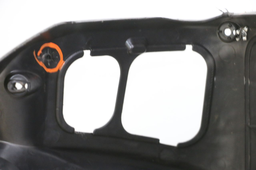 photo de TABLIER INTERIEUR SUZUKI BURGMAN 125 (2007 - 2014)