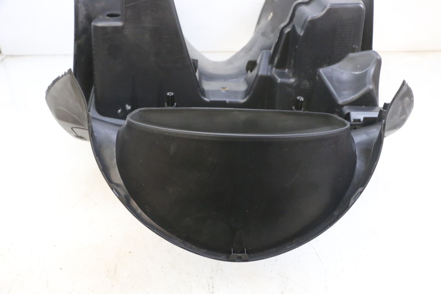 photo de TABLIER INTERIEUR SUZUKI BURGMAN 125 (2007 - 2014) - Détail de la pièce