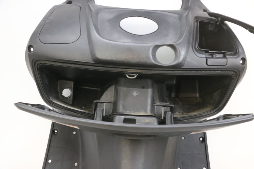 photo de TABLIER INTERIEUR SUZUKI BURGMAN 125 (2007 - 2014) - Angle alternatif
