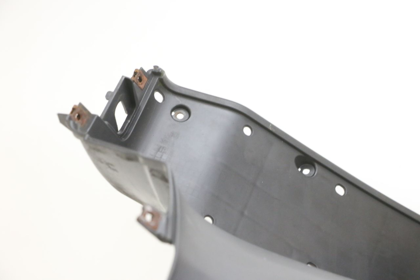 photo de TABLIER INTERIEUR SUZUKI BURGMAN 125 (2007 - 2014) - Aperçu profil