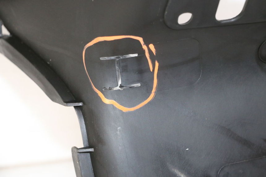 photo de TABLIER INTERIEUR KYMCO DINK STREET 125 (2009 - 2014)