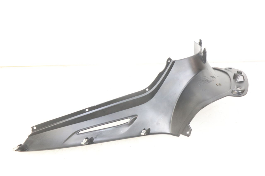 photo de TABLIER INTERIEUR DROIT PIAGGIO BEVERLY 125 (2010 - 2015)