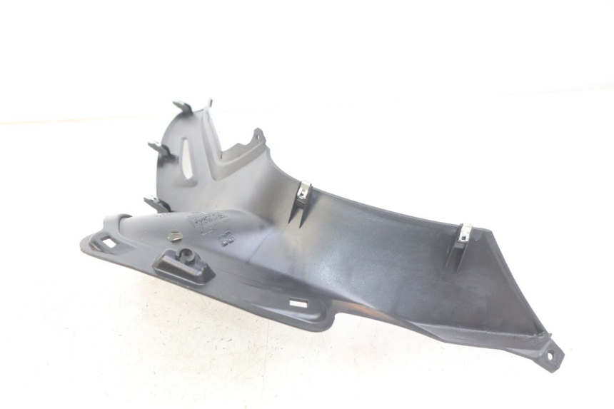 photo de TABLIER INTERIEUR DROIT PIAGGIO BEVERLY 125 (2010 - 2015)
