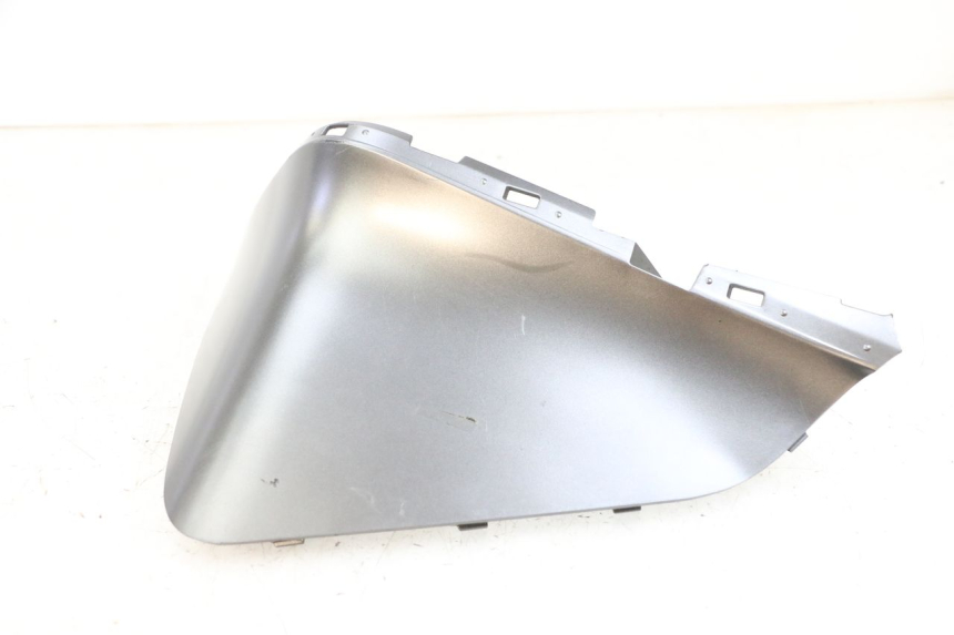 photo de TABLIER INTERIEUR DROIT YAMAHA TRICITY 300 (2020 - 2024) - Détail de la pièce