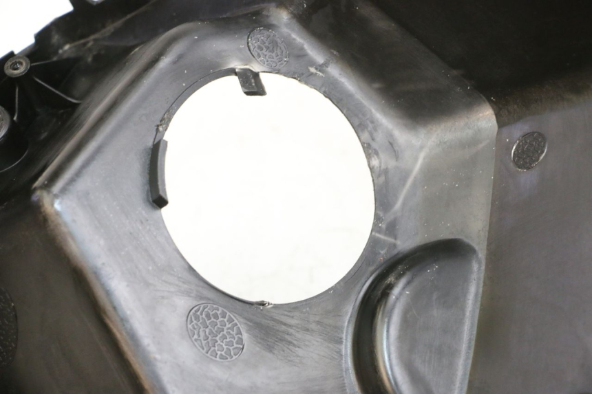 photo de TABLIER INTERIEUR MBK FLAME X 125 (2007 - 2016) - Gros plan technique