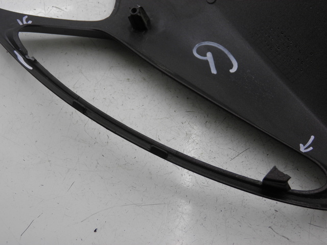 photo de TABLIER INTERIEUR GAUCHE HONDA SH 125 (2005 - 2008) - Détail de la pièce