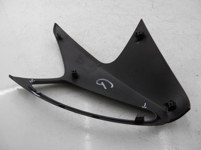 photo de TABLIER INTERIEUR GAUCHE HONDA SH 125 (2005 - 2008) - Zoom état d’usage