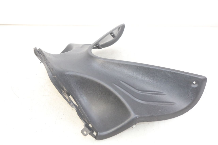 photo de TABLIER INTERIEUR INFERIEUR PIAGGIO FLY 4T 50 (2013 - 2017)