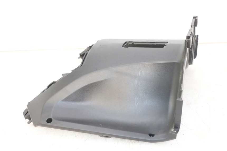 photo de TABLIER INTERIEUR INFERIEUR PEUGEOT BELVILLE 125 (2017 - 2021)
