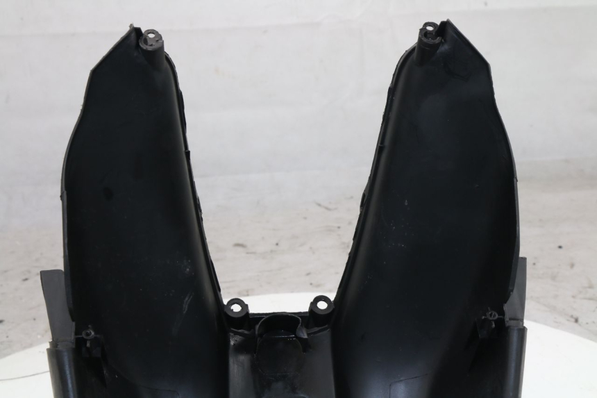 photo de TABLIER INTERIEUR INFERIEUR SYM ORBIT 50 (2008 - 2010)