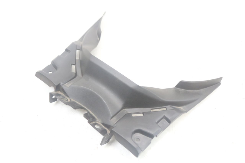 photo de TABLIER INTERIEUR INFERIEUR YAMAHA XMAX X-MAX ABS 125 (2017 - 2020)