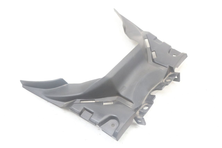 photo de TABLIER INTERIEUR INFERIEUR YAMAHA XMAX X-MAX ABS 125 (2017 - 2020)