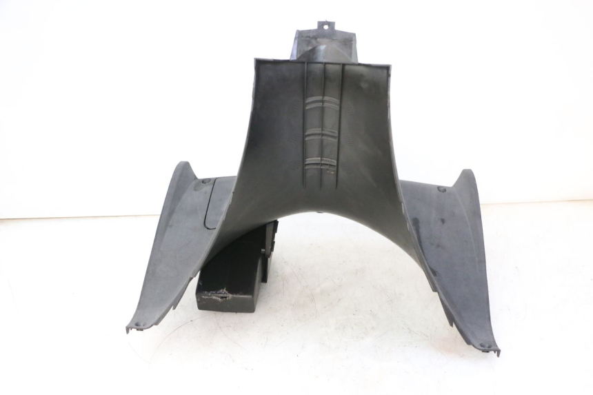 photo de TABLIER INTERIEUR INFERIEUR YAMAHA YP MAJESTY 125 (2007 - 2010)