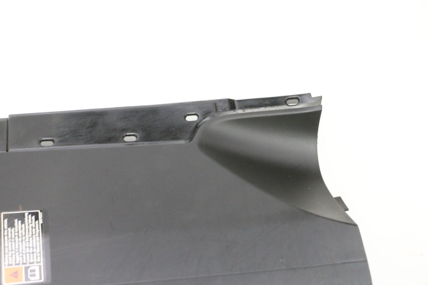 photo de TABLIER INTERIEUR YAMAHA NEO'S CORE 1 (2022 - 2026) - Points de fixation