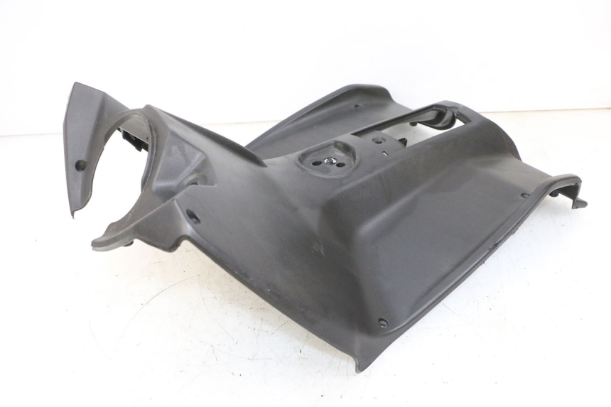 photo de TABLIER INTERIEUR PIAGGIO NEW TYPHOON 50 (2018 - 2021) - Gros plan technique