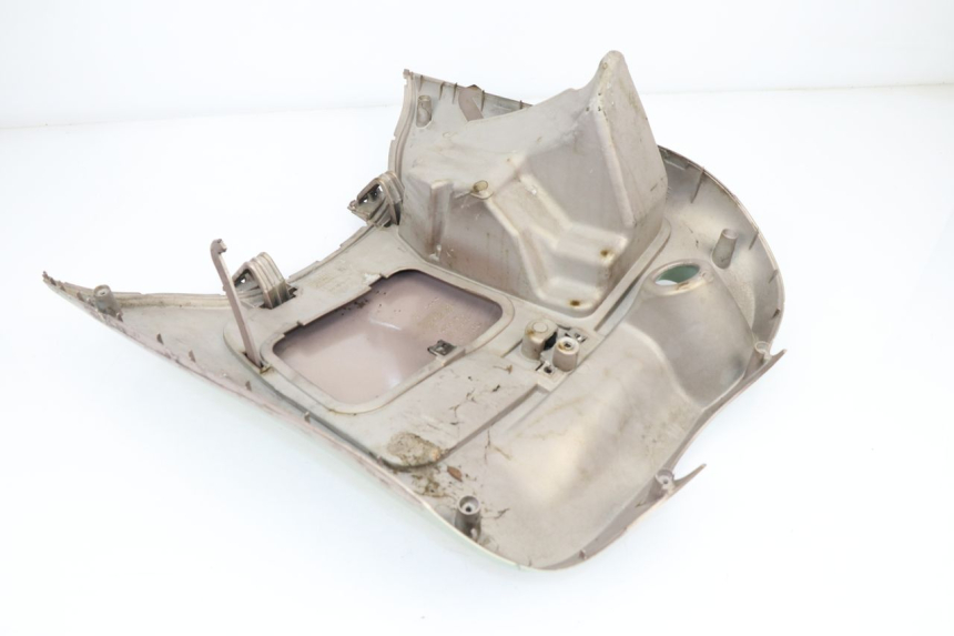 photo de TABLIER INTERIEUR APRILIA SCARABEO GT 125 (1999 - 2007)