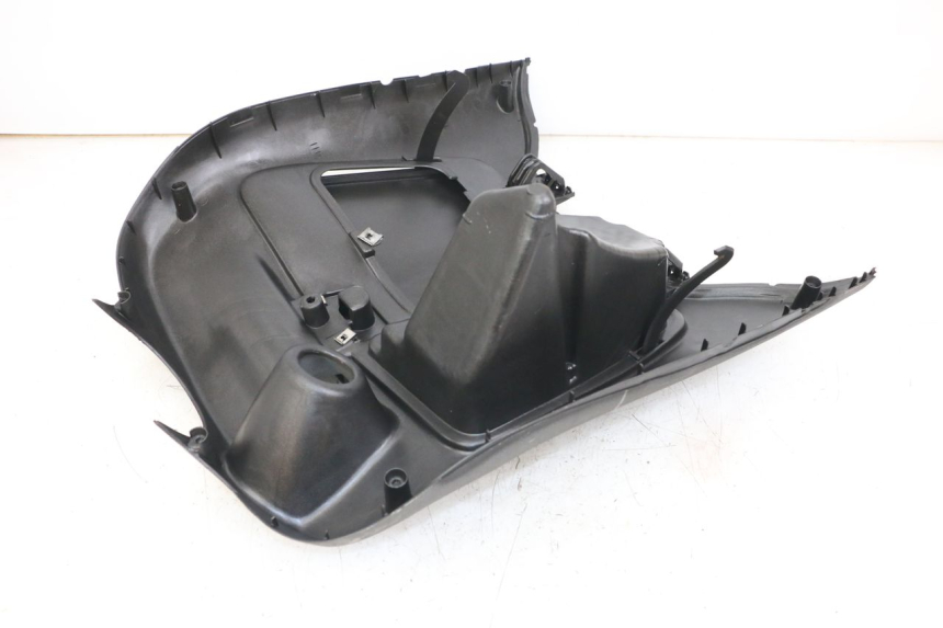photo de TABLIER INTERIEUR APRILIA SCARABEO GT 125 (1999 - 2007)