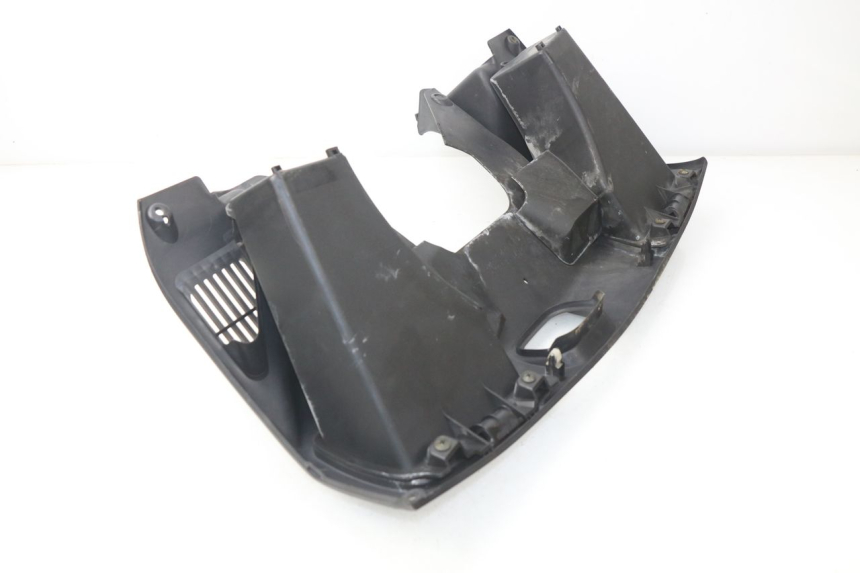 photo de TABLIER INTERIEUR SUPERIEUR SUZUKI BURGMAN 650 (2002 - 2004)