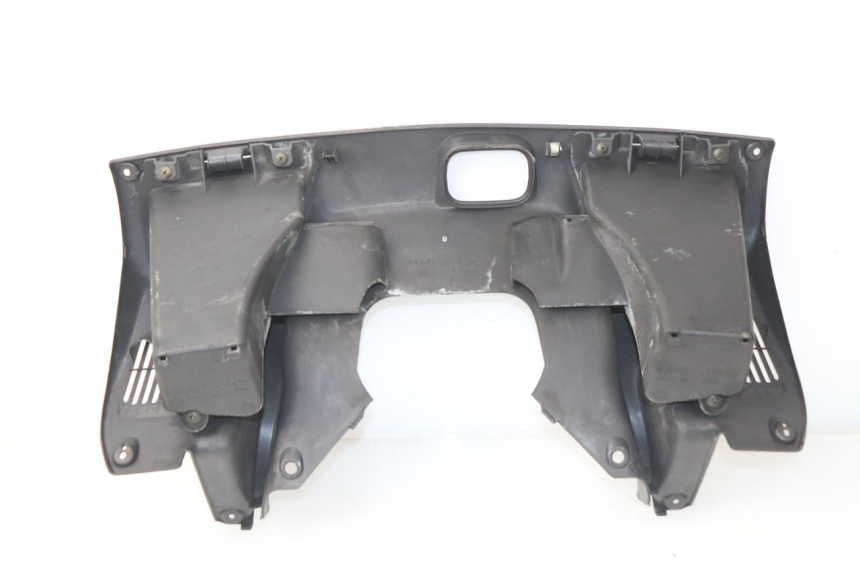 photo de TABLIER INTERIEUR SUPERIEUR SUZUKI BURGMAN 650 (2002 - 2004)