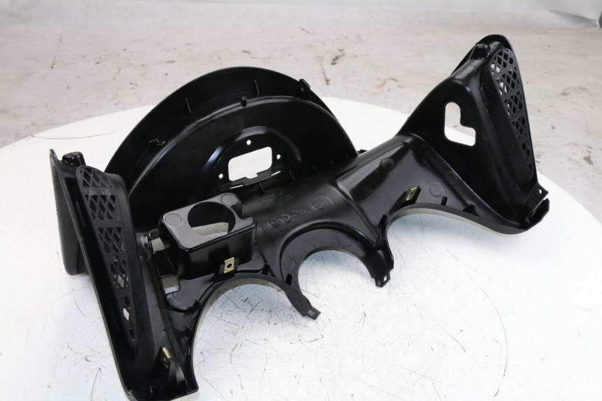 photo de TABLIER INTERIEUR SUPERIEUR KYMCO GRAND DINK 125 (2008 - 2014)