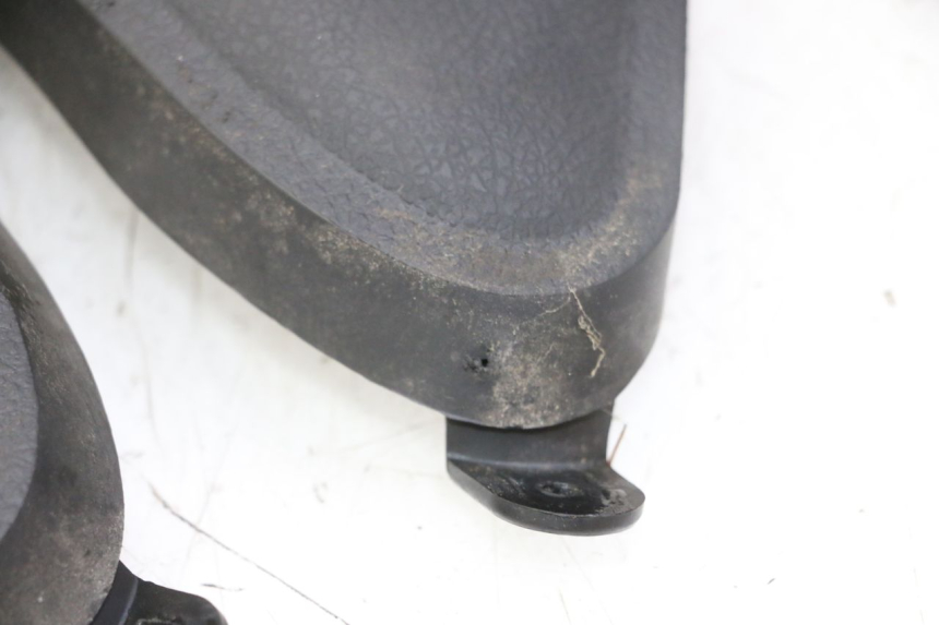 photo de TABLIER INTERIEUR SUPERIEUR YAMAHA X-MAX XMAX 125 (2010 - 2014)