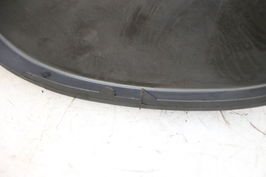 photo de TABLIER INTERIEUR SUPERIEUR YAMAHA YP MAJESTY 125 (2007 - 2010)