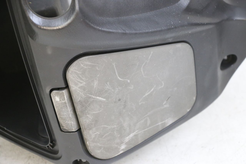 photo de TABLIER INTERIEUR SUZUKI BURGMAN 125 (2007 - 2014)