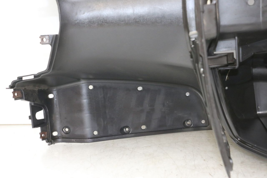 photo de TABLIER INTERIEUR SUZUKI BURGMAN 125 (2007 - 2014)