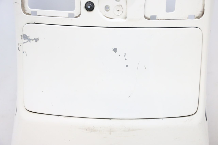 photo de TABLIER INTERIEUR PIAGGIO VESPA GTS SUPER IE 125 (2009 - 2016) - Points de fixation